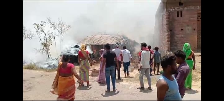 ठाकुरगंगटी के चांदा में घर जला, हजारों का नुकसान