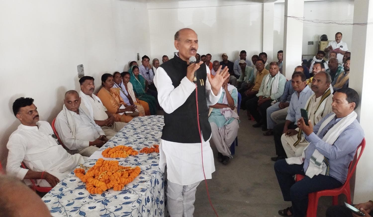 फैक्ट्री व शिक्षा के लिए कॉलेज खोला जायेगा : त्रिपाठी