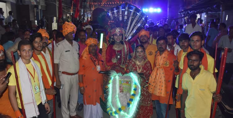 महावीर अखाड़ा ने निकाला जुलूस