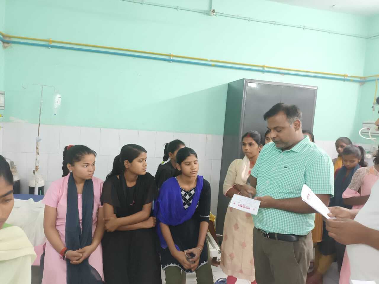 कस्तूरबा की छात्राएं भोजन के बाद करने लगीं उल्टी, 17 बीमार