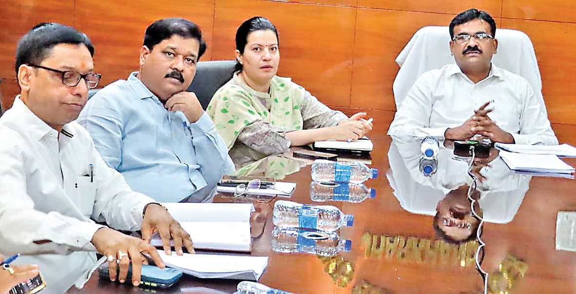 कम मतदान वाले केंद्रों की समीक्षा स्वयं कर मतदाताओं को जागरूक करें उपायुक्त : सीइओ