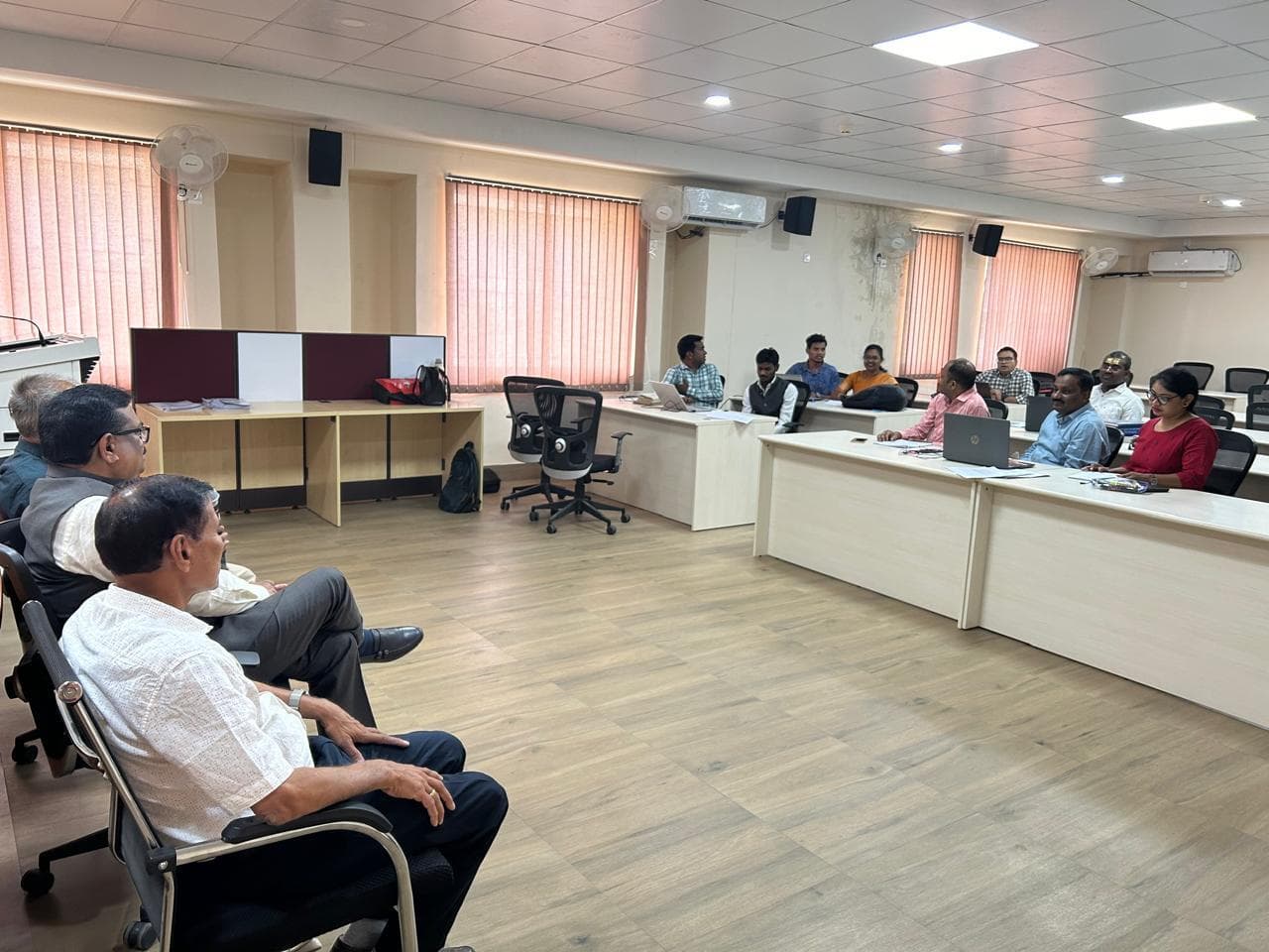 डीएसपीएमयू में संताली भाषा शब्दकोष बनाने की तैयारी शुरू, एक्सपर्ट कर रहे हैं काम