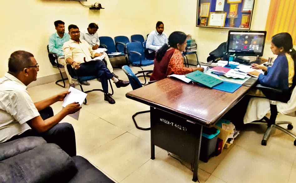 बूथों पर छांव के लिए टेंट की व्यवस्था करें बीडीओ