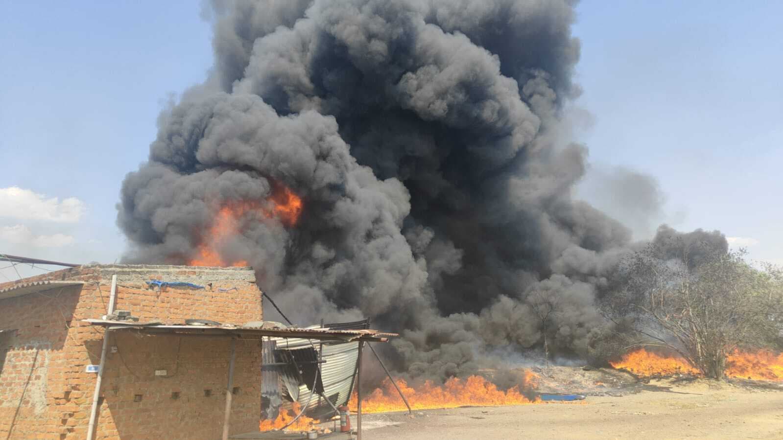 कचरे के ढेर में लगी आग, तीन घंटे में पाया काबू