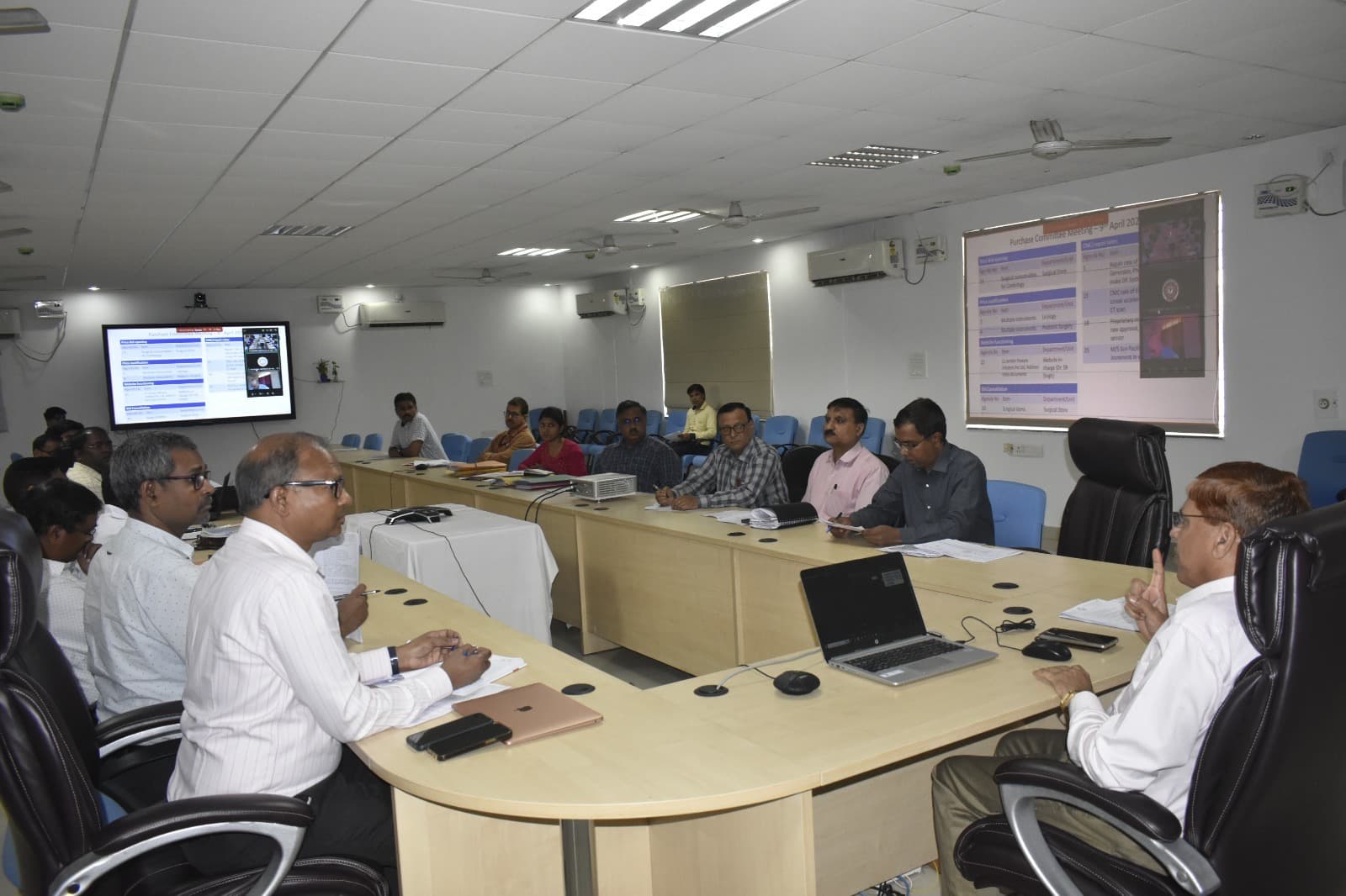 रिम्स के क्रिटिकल केयर में ड्यूटी पर नहीं थे सीनियर डॉक्टर, मांगा गया स्पष्टीकरण