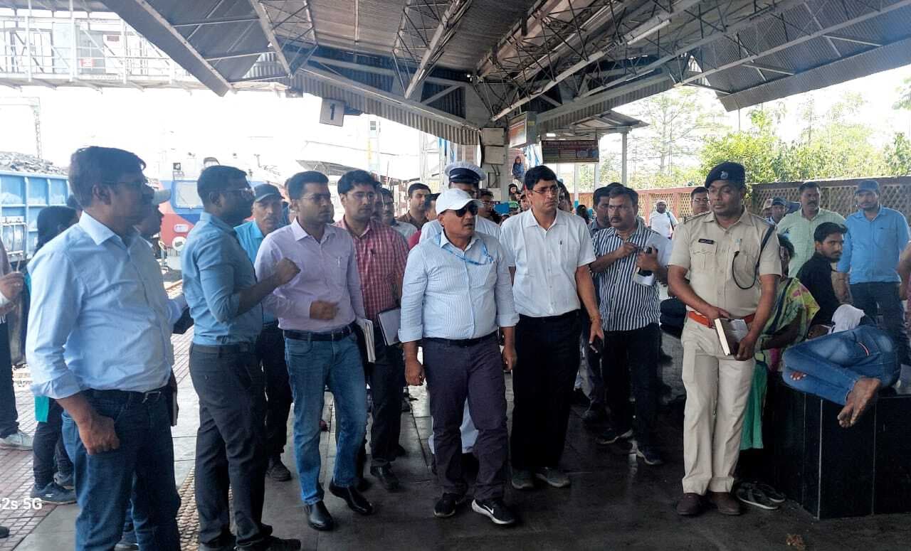 प्रदूषण नियंत्रण उपायों की जांच कर सुधार का डीआरएम ने दिया सुझाव