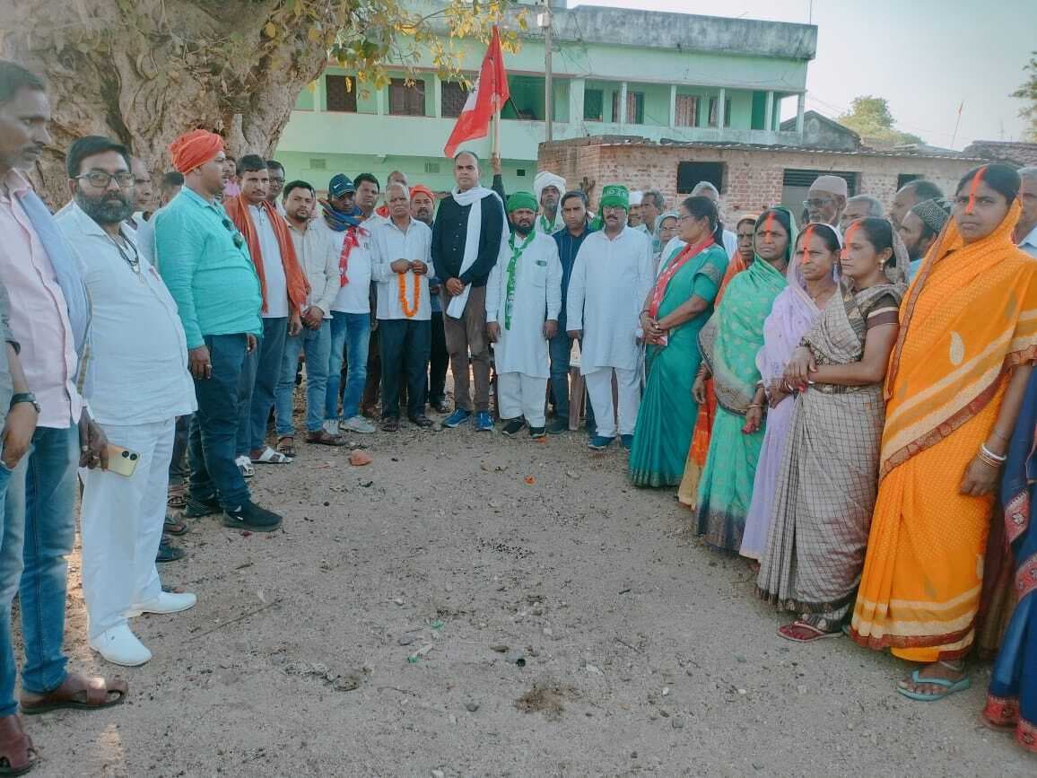 इंडिया गठबंधन उम्मीदवार ने चलकुशा मेें चलाया जनसंपर्क अभियान