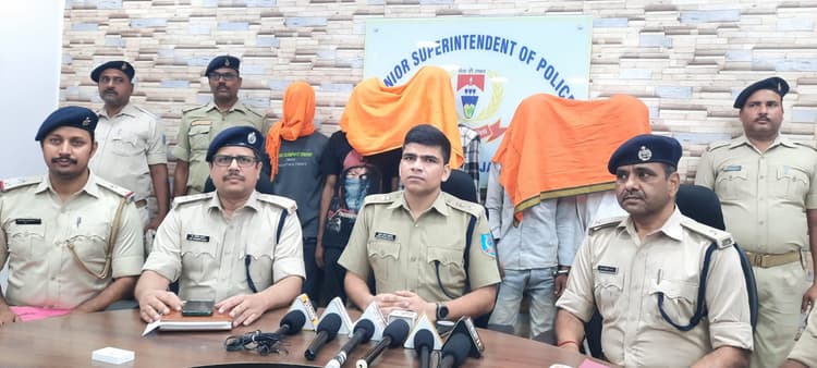 चलती ट्रेन व महिलाओं से छिनतई करने वाले गिरोह के पांच सदस्य गिरफ्तार