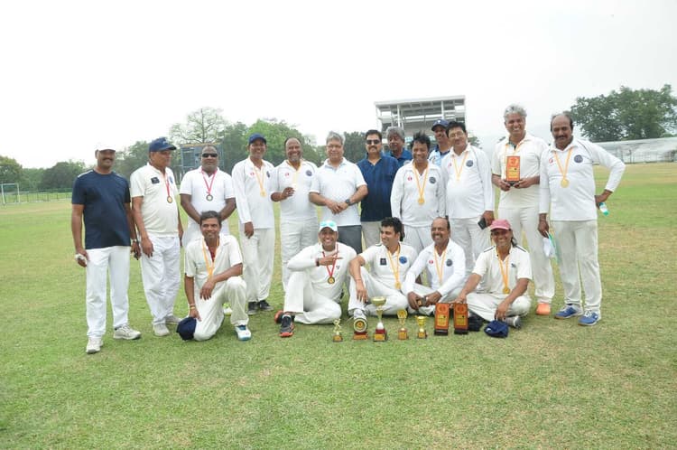 ईस्टर्न टाइगर्स की टीम बनी चैंपियन