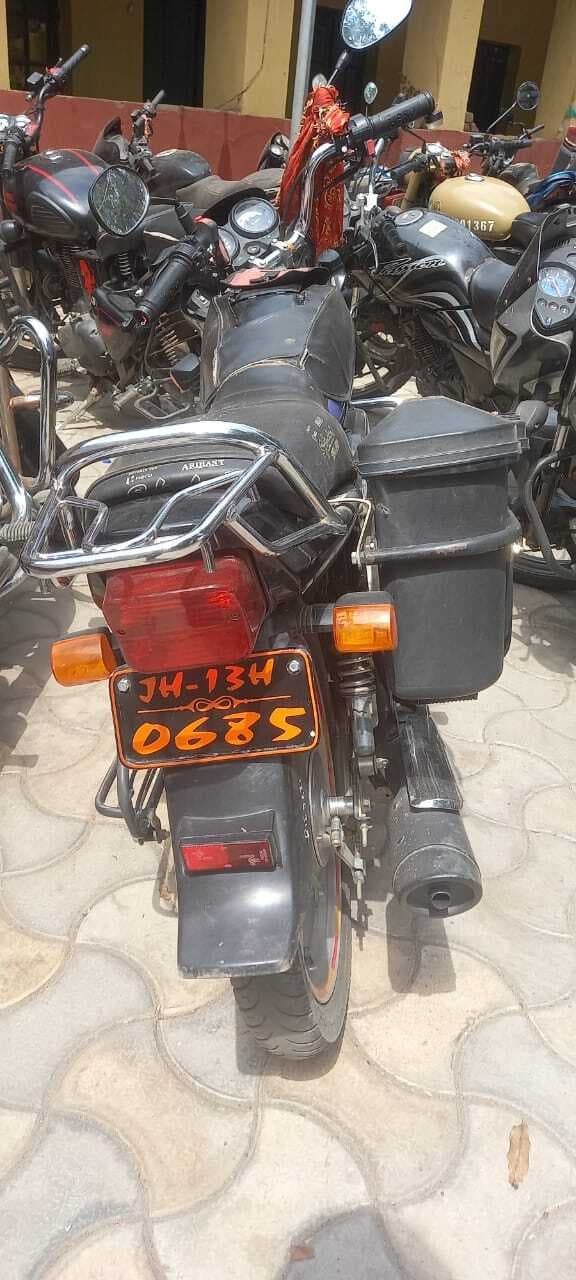 बाइक की डिक्की से ब्राउन शुगर जब्त, आरोपी गिरफ्तार