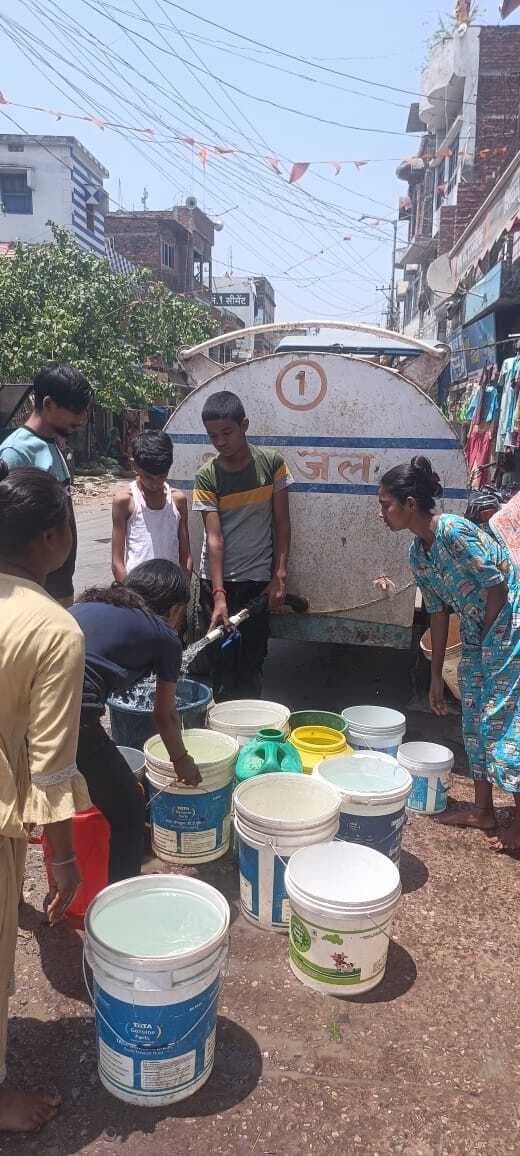 शहर में गहराया पेयजल संकट, पानी के लिए मचा हाहाकार