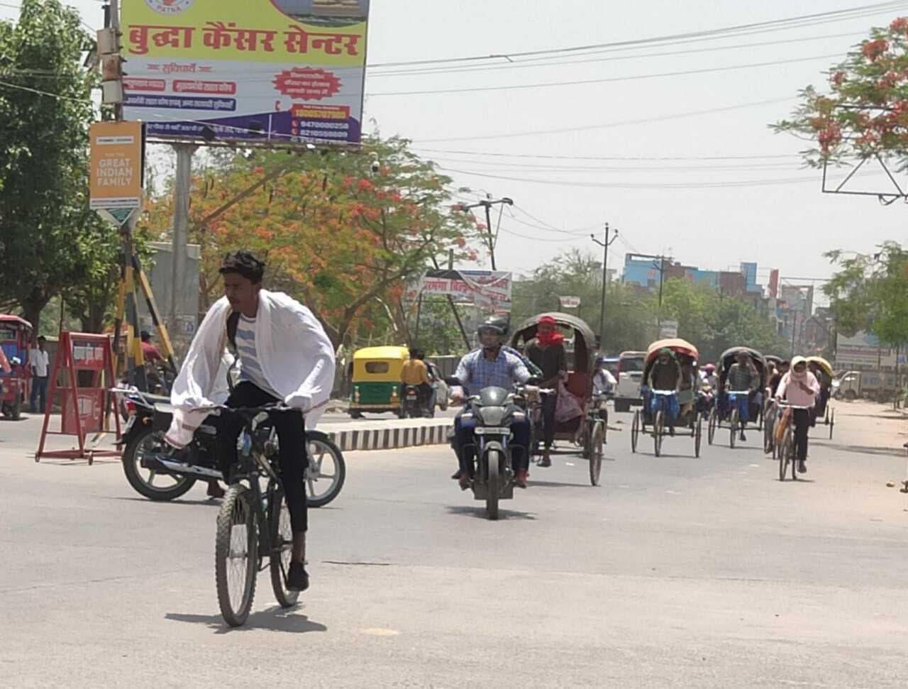 तापमान का पारा 43 डिग्री के पार, हीट वेव से घर के भीतर भी राहत नहीं