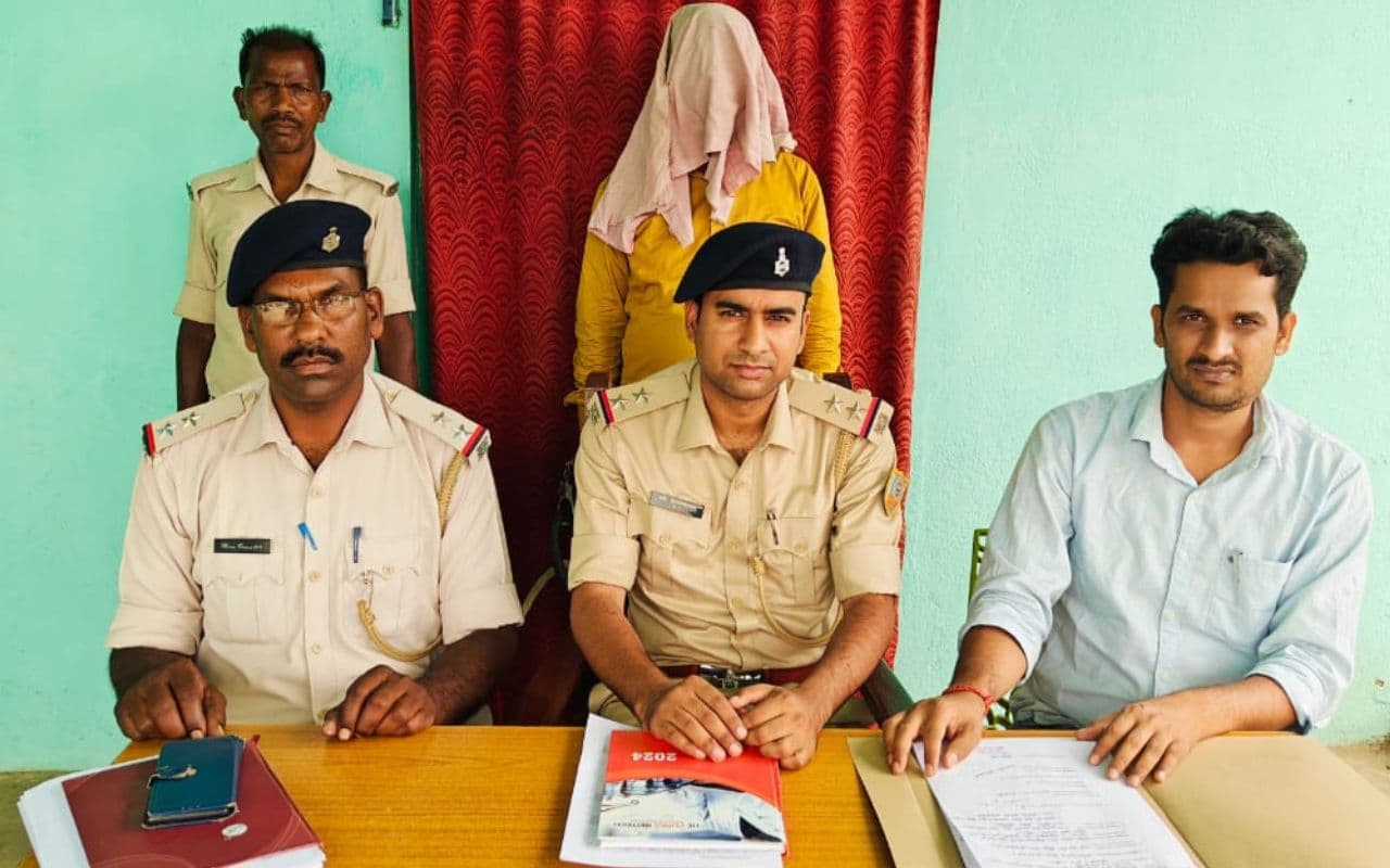 तीनपहाड़ में मानव तस्करी के 2 आरोपी गिरफ्तार, 4 नाबालिग का पुलिस ने किया रेस्क्यू