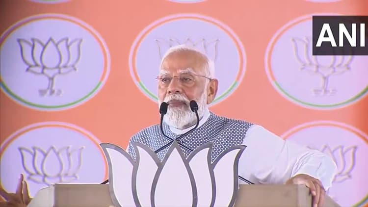 Narendra Modi Karnataka: पीएम मोदी ने बेंगलुरु कैफे बम विस्फोट पर कांग्रेस को घेरा, कहा- अरे! आपका दिमाग फटा
