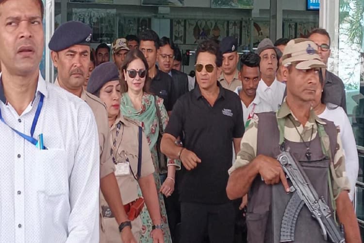 सचिन तेंदुलकर रांची में बच्चों के साथ मस्ती करते दिखे, बताया यादगार दिन, देखें VIDEO