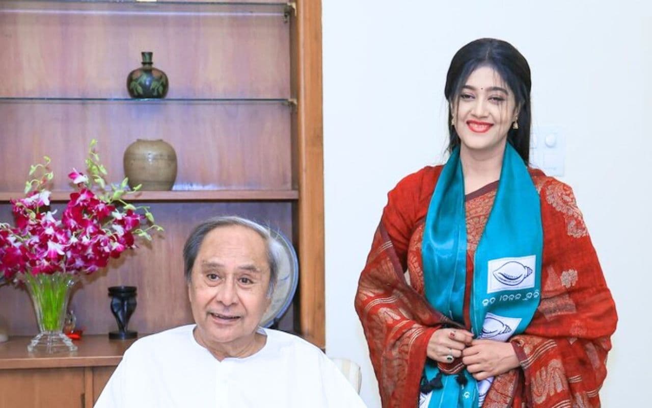 varsha priyadarshini with naveen patnaik odisha vidhan sabha chunav