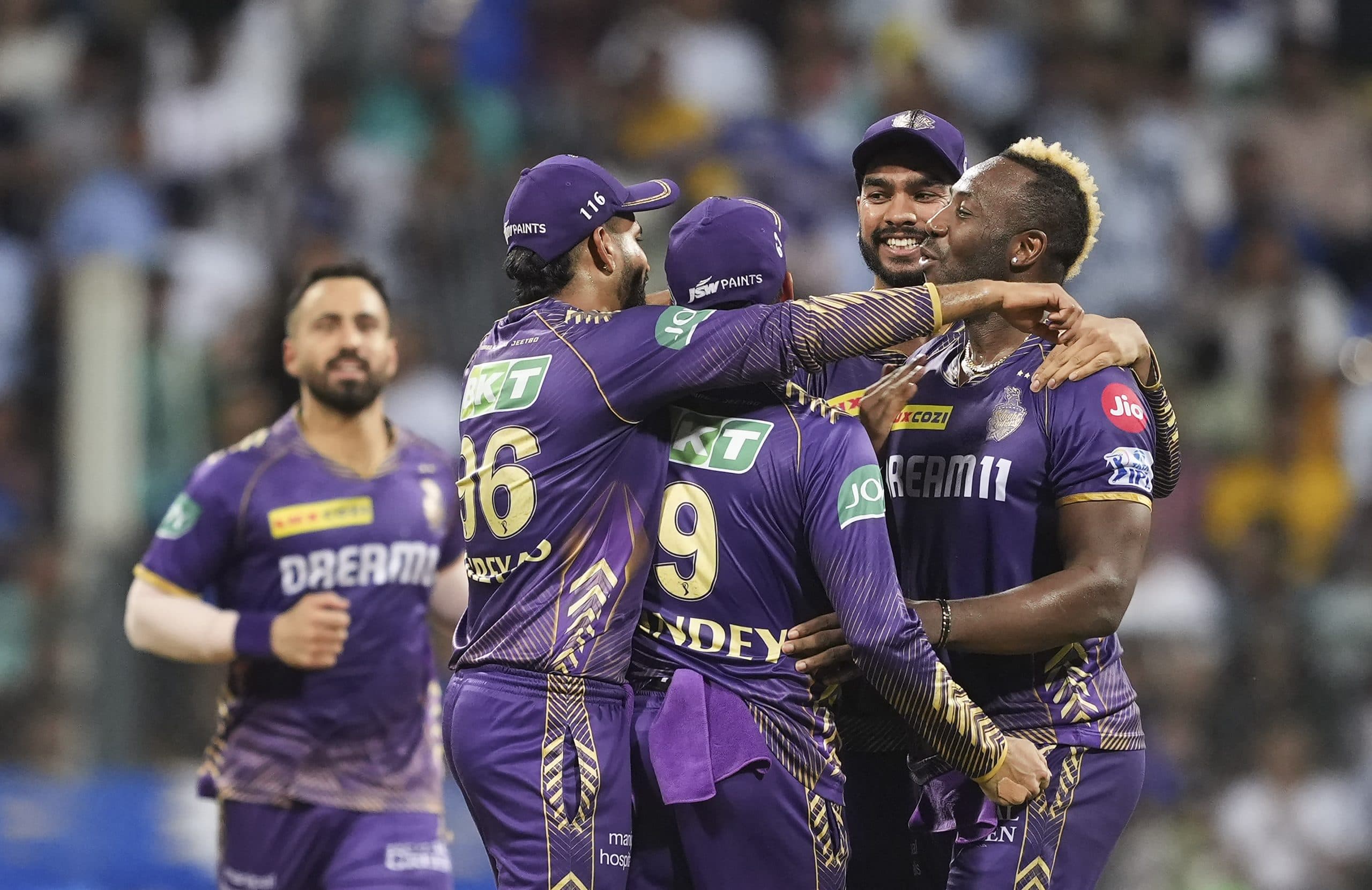 MI vs KKR, IPL 2024: केकेआर ने मुंबई इंडियंस को 24 रनों से हराया, प्लेऑफ की उम्मीदों को दिया बड़ा झटका