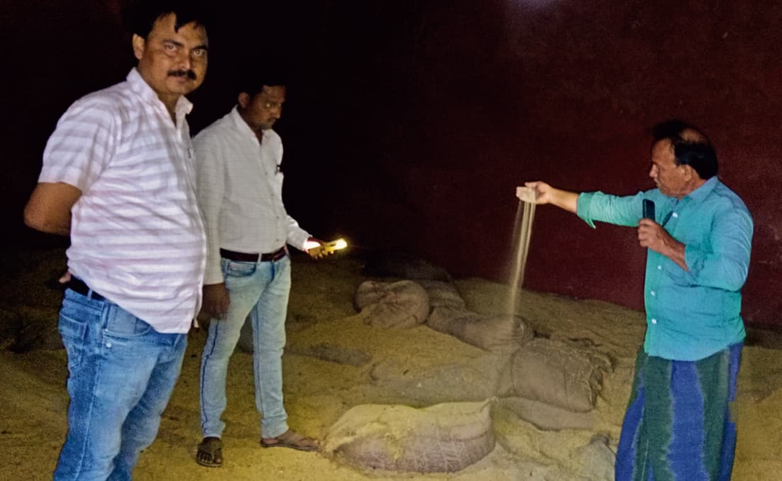 पूर्णिया में पैक्स गोदाम से चूहे खा गए 200 क्विंटल धान! अध्यक्ष ने की क्षति भरपाई की मांग