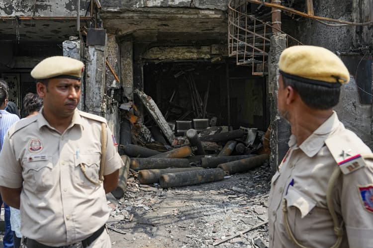 Delhi Baby Care Fire: दिल्ली बेबी केयर अग्निकांड पर LG का सख्त निर्देश, एसीबी जांच के दिए आदेश