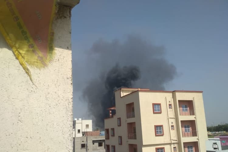 रांची के बीएसएनएल ऑफिस के स्टोर रूम में लगी भीषण आग, काबू पाने में जुटीं दमकल की 6 गाड़ियां