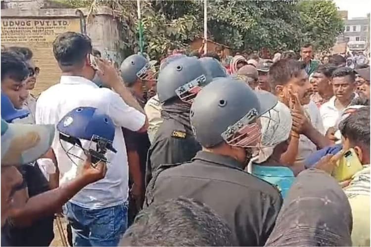 कांकसा में एक लौह कारखाने में दीवार ढहने से दो श्रमिकों की मौत, जांच में जुटी पुलिस