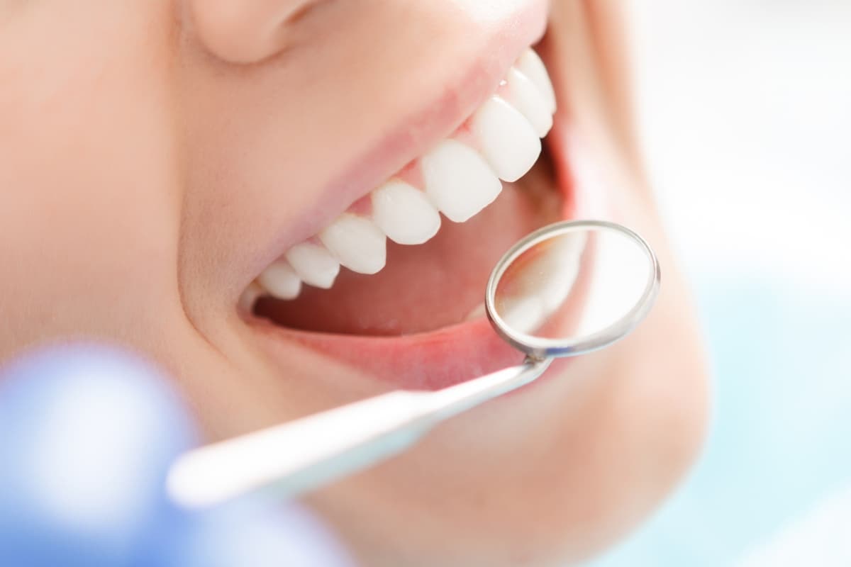 Dental Care Tips: एक्सपर्ट से जानें कैसे कर सकते हैं आप अपने दांतों की देखभाल