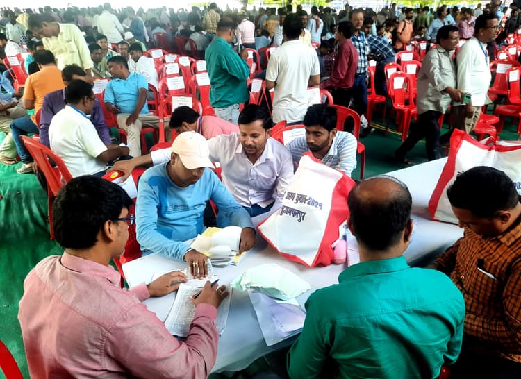 Lok Sabha Election 2024: 60% से ज्यादा बूथों पर वेबकास्टिंग, 300 से अधिक माइक्रो आब्जर्वर की लगी ड्यूटी