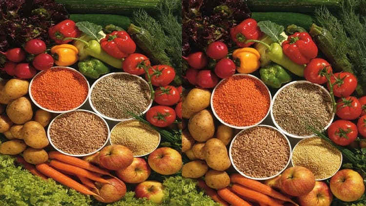 आम आदमी की रसोई में फल, सब्जी के साथ नहीं गली दाल, अंडा-मांस और मसालों ने बनाया जायका