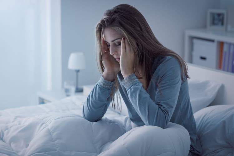 Unhealthy Sleep Cycle : क्या आपको भी है बे टाइम सोने की आदत, जानिए कैसे बदलें इस बुरी आदत को..