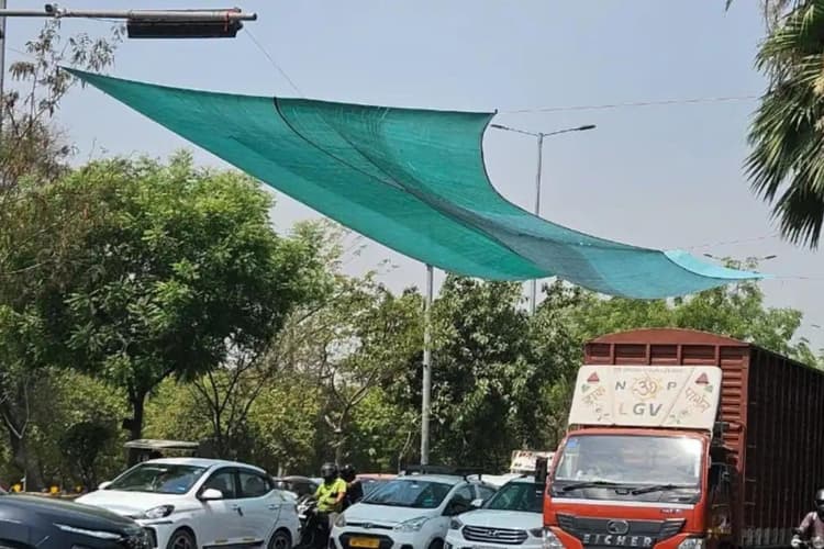 Traffic Police ने गर्मी को किया कूल, शहर के व्यस्ततम चौराहों पर सनशेड नेट लगाए गए