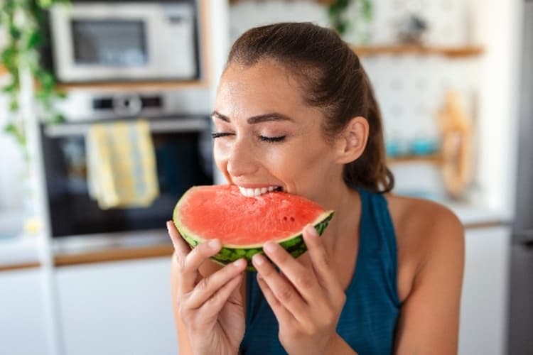 Watermelon Diabetic Patient: क्या डायबिटीज के मरीज तरबूज खा सकते हैं! जानिए क्या बताया डायटीशियन ने