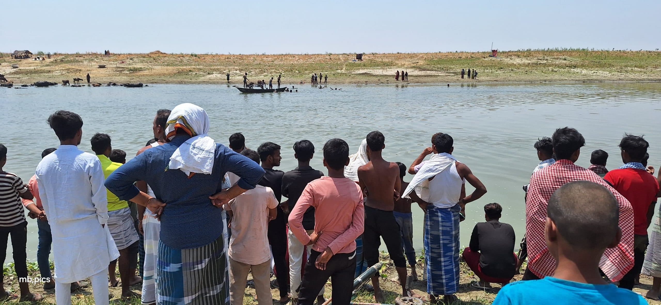 बिहार: खगड़िया में नदी में डूबने से दो बच्चों की मौत, गोताखोरों ने बाहर निकाले शव, परिजनों में मचा कोहराम