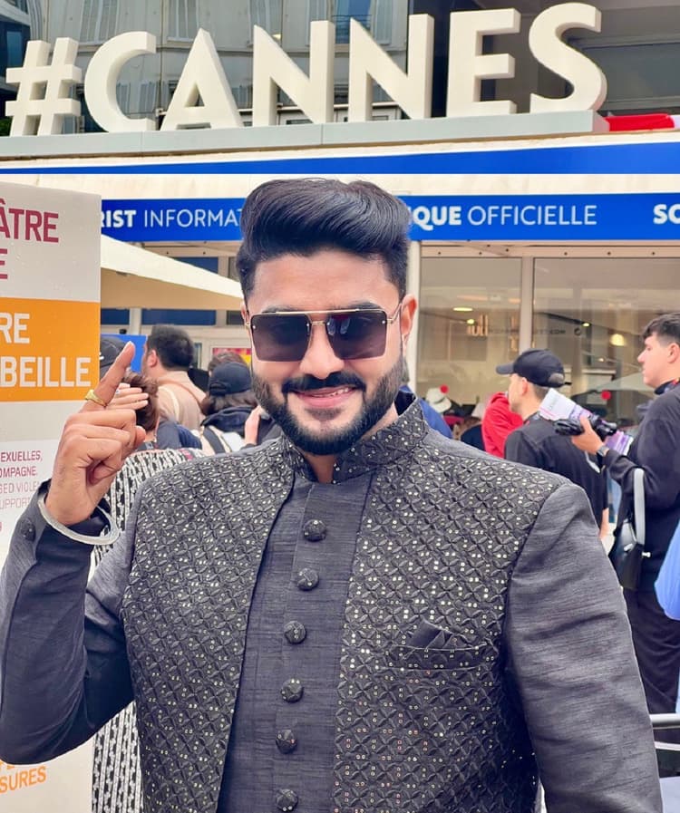 Bhojpuri News : 77वें कांस फिल्म फेस्टिवल में भोजपुरी का मान बढ़ायेंगे अभिनेता प्रदीप पांडेय चिंटू