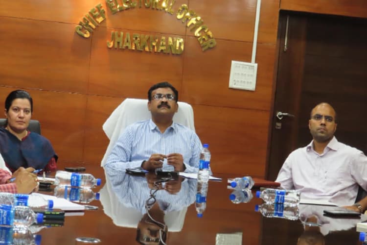 लोकसभा चुनाव 2024: कैसे होगा वोटिंग प्रतिशत में इजाफा ? झारखंड के सीईओ ने बताया