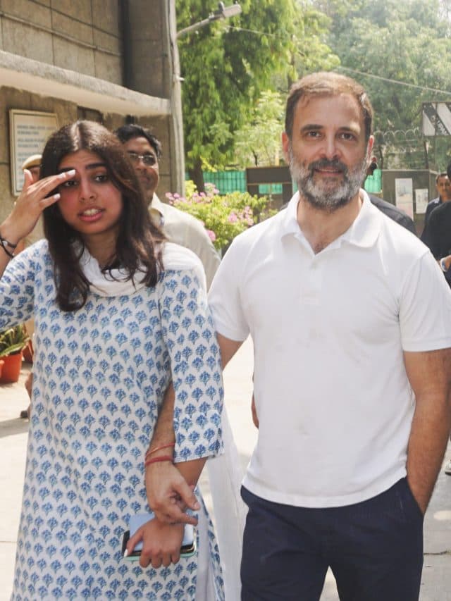 Lok Sabha Election 2024: मताधिकार के बाद सोनिया गांधी और राहुल गांधी ने ली सेल्फी, कई दिग्गजों ने डाला वोट