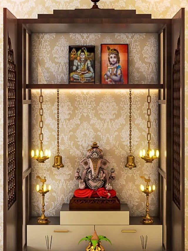 VASTU TIPS: अपने पूजा घर से तुरंत हटा दें ये चीजें, वरना होगा भारी नुकसान