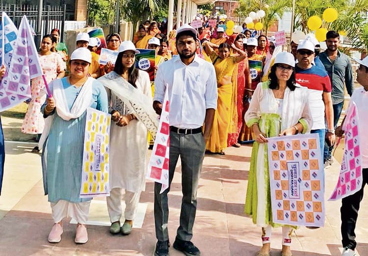 ‘मतदान का त्योहार-बिहार है तैयार’ के नारों के साथ चला जागरूकता कार्यक्रम