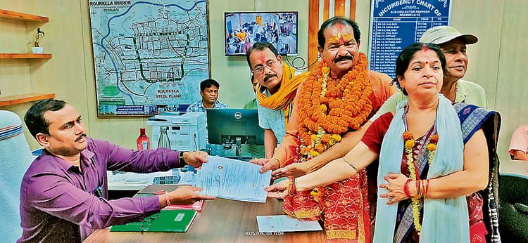 राउरकेला : भाजपा के बागी नेता निहार राय दाखिल किया नामांकन, बोले-शहर की जनता मुझमें देखती है दिलीप-शारदा का विकल्प