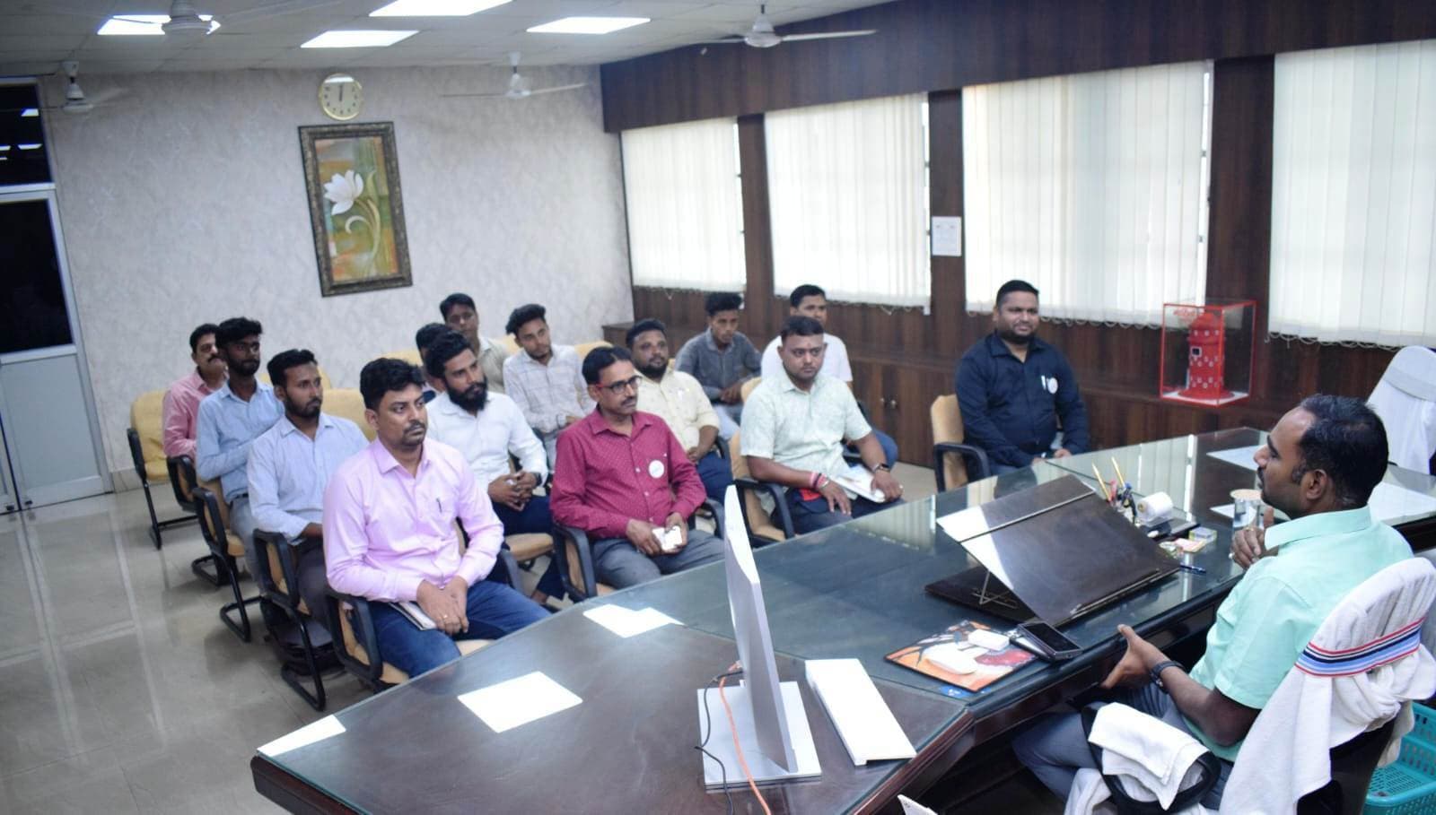 ''मैं भी इलेक्शन एंबेसडर'' अभियान को लेकर सोशल मीडिया इन्फ्लुएंसर्स के साथ विमर्श