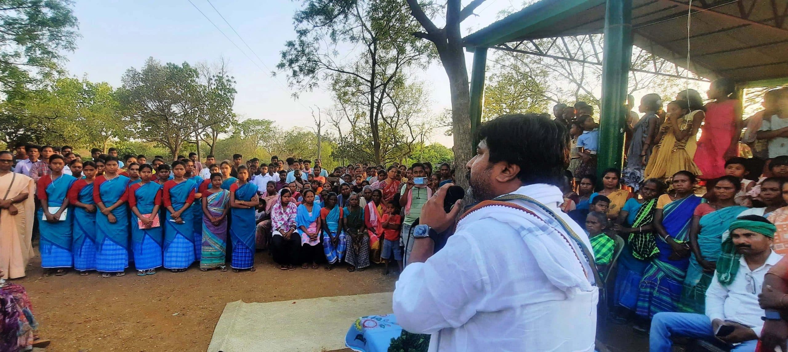 हमारे नेता को जेल में डालकर आदिवासी मूलवासी का किया है अपमान, इसका बदला चुनाव के माध्यम से लेना है : विजय हांसदा