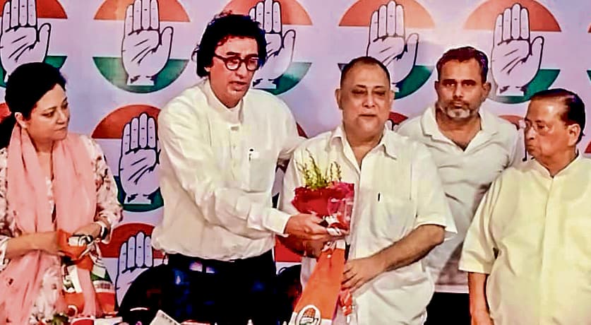 कांग्रेस में शामिल हुए पूर्व मंत्री देवाशीष नायक