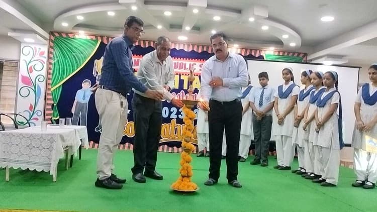 मॉर्डन में करियर काउंसेंलिंग सत्र