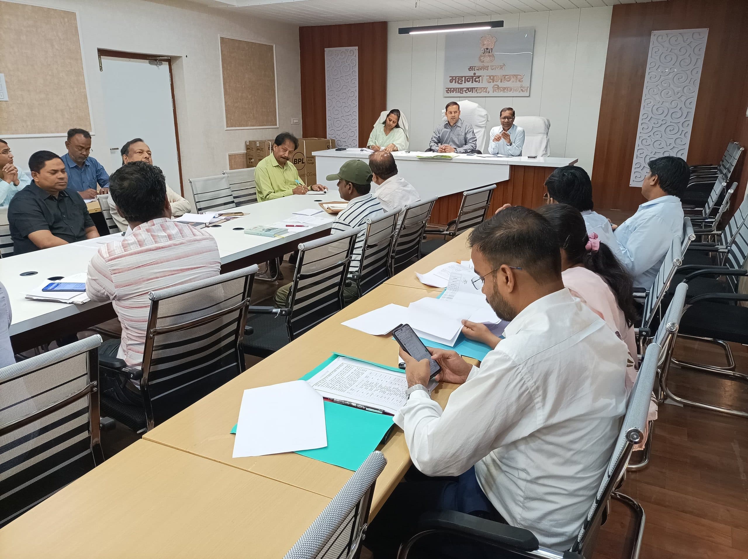 बाढ़ पूर्व तैयारी पर आपदा प्रबंध की बैठक में एडीएम ने दिये कई आवश्यक निर्देश