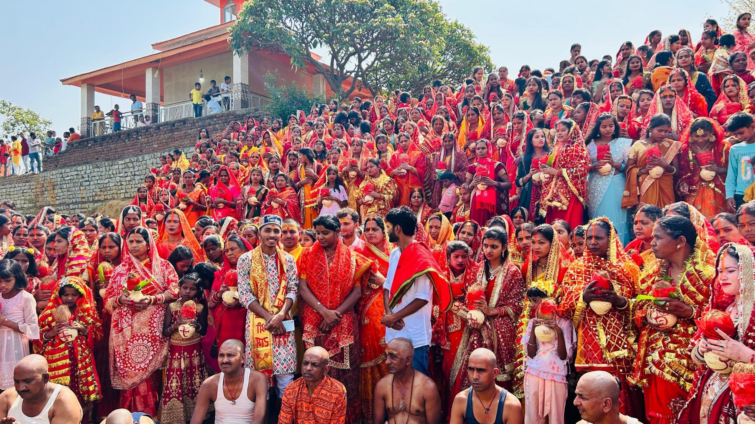 इटकी में कलशयात्रा के साथ लक्ष्मी नारायण महायज्ञ शुरू