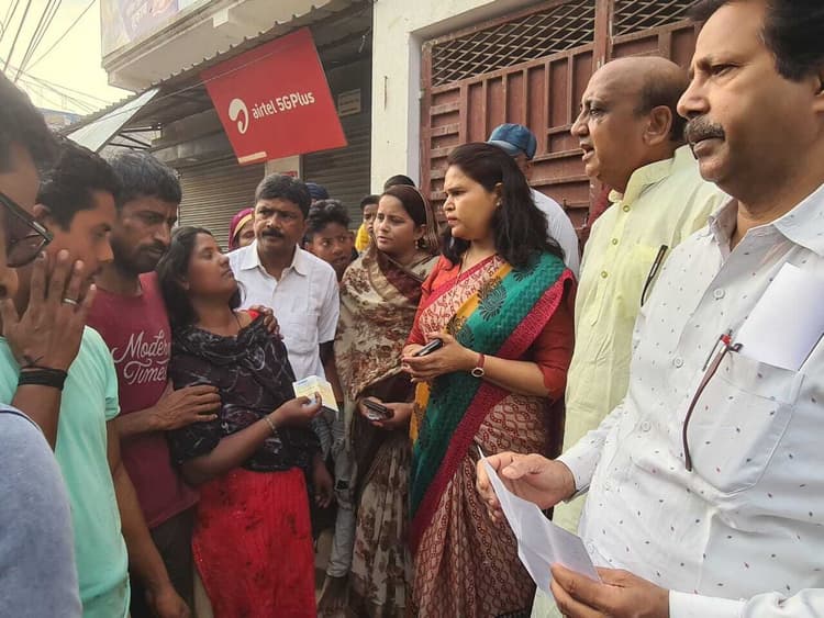 कबीरपुर में जलापूर्ति टैंकर से दब कर मर गये बच्चे के परिजन को मिली मुआवजा राशि