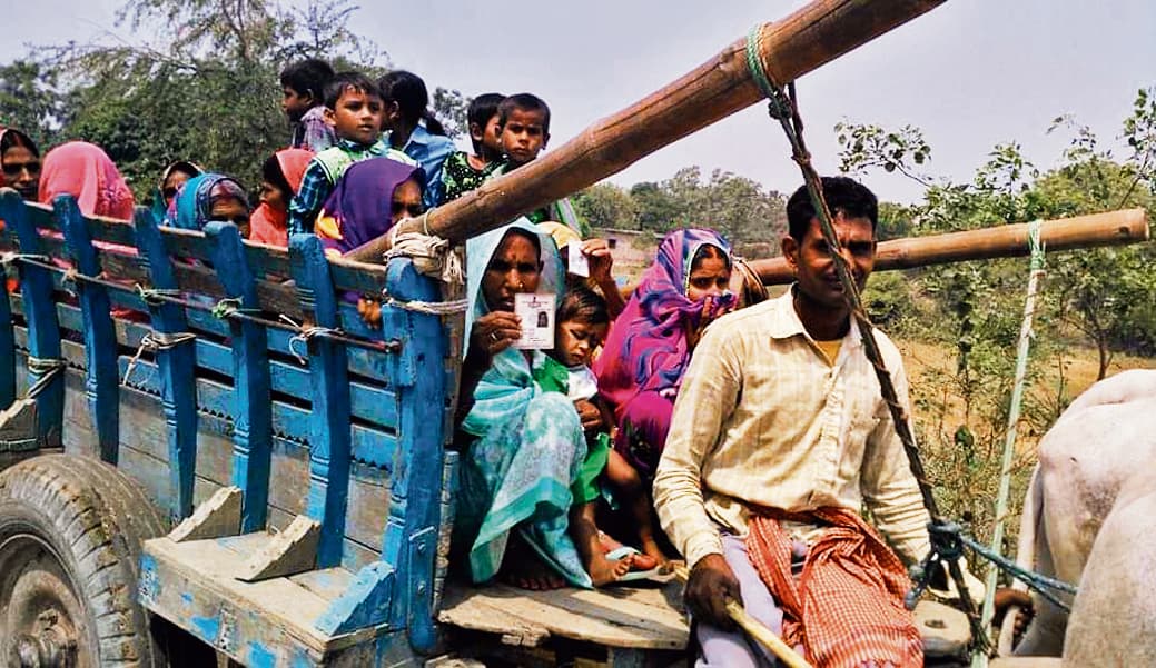 बैलगाड़ी से तय होता था मतदान केंद्र का सफर, गूंजते थे लोकगीतों के स्वर