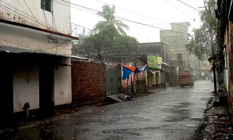आफत की गर्मी में राहत की हुई बारिश, मौसम हुआ सुहावना