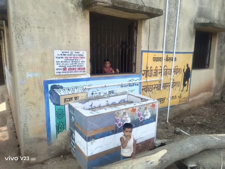 योजना पर खर्च हुए 1.42 लाख, आंगनबाड़ी के बच्चों को एक दिन भी नहीं मिला नल से जल