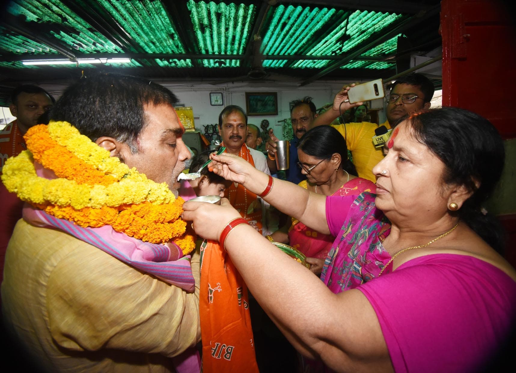 Patna : हाथी-घोड़ा और गाड़ियों के काफिले के साथ रामकृपाल यादव ने भरा पर्चा