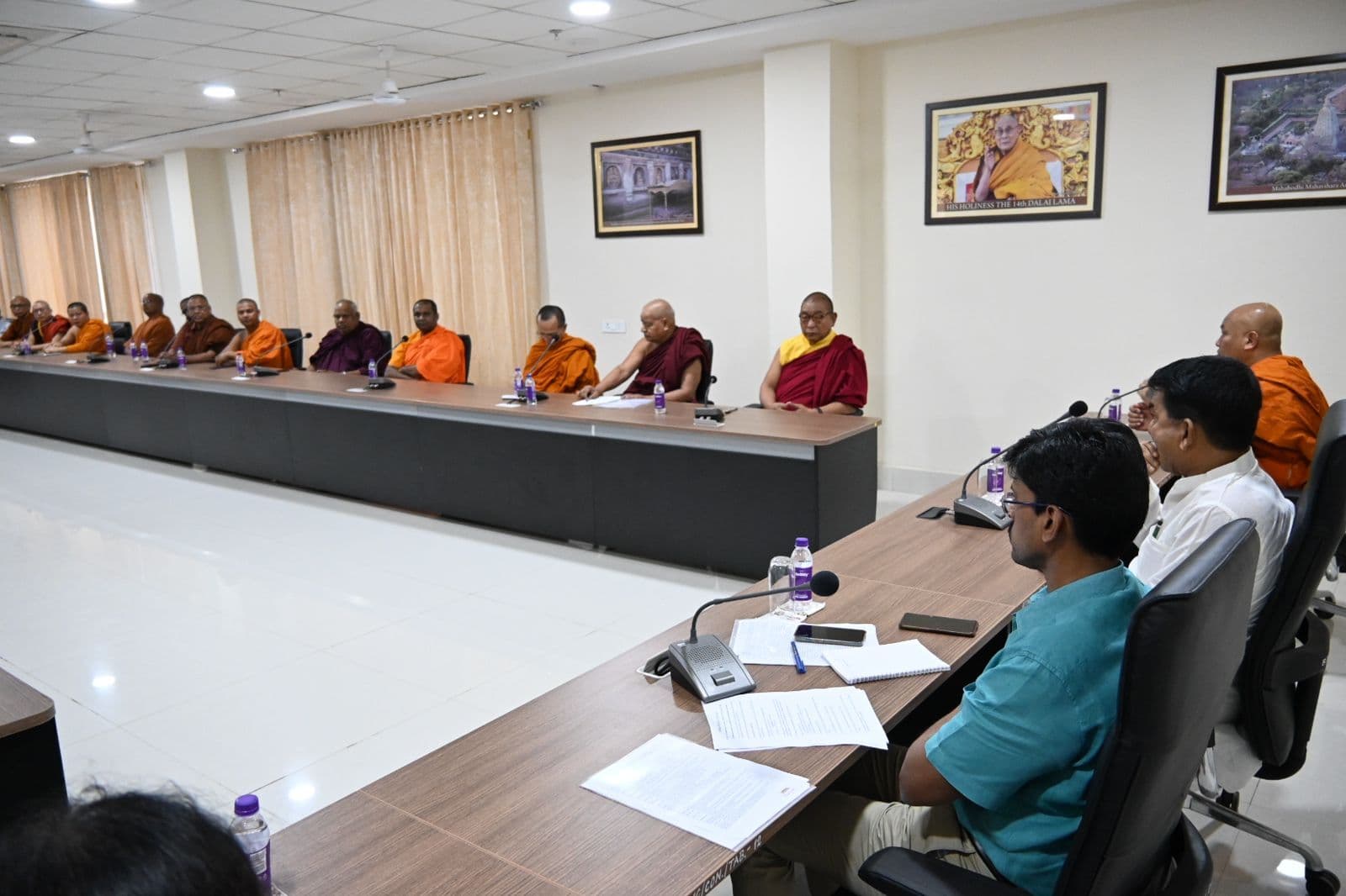 बुद्ध जयंती में श्रद्धालुओं की सुविधा में नहीं हो कोई कमी: डीएम